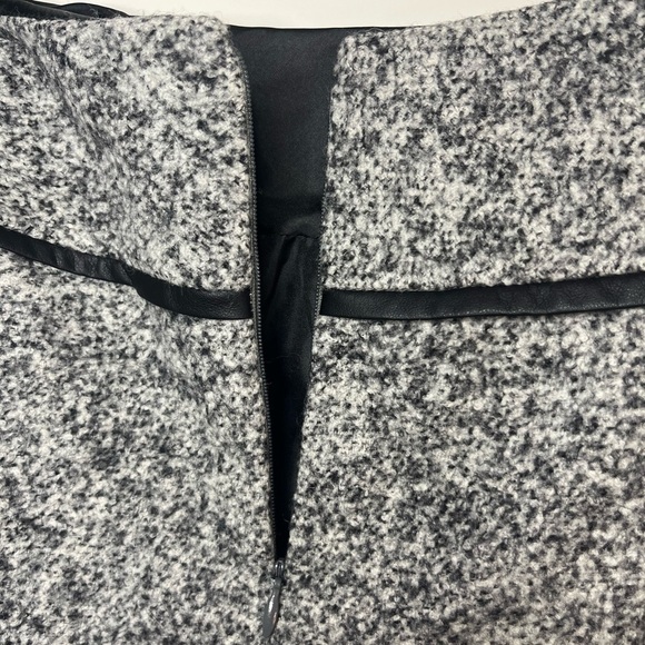 Lafayette 148 Wool A line Skirt, Tweed, EUC, size 4 - Picture 4 of 8